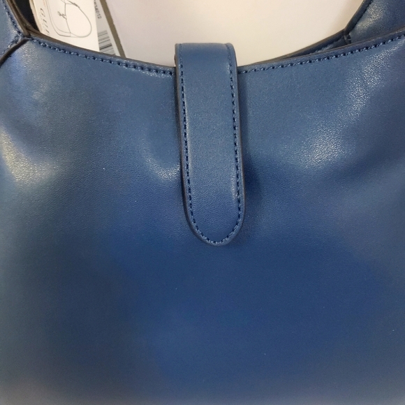 Guess Bag - Picture 3 of 9